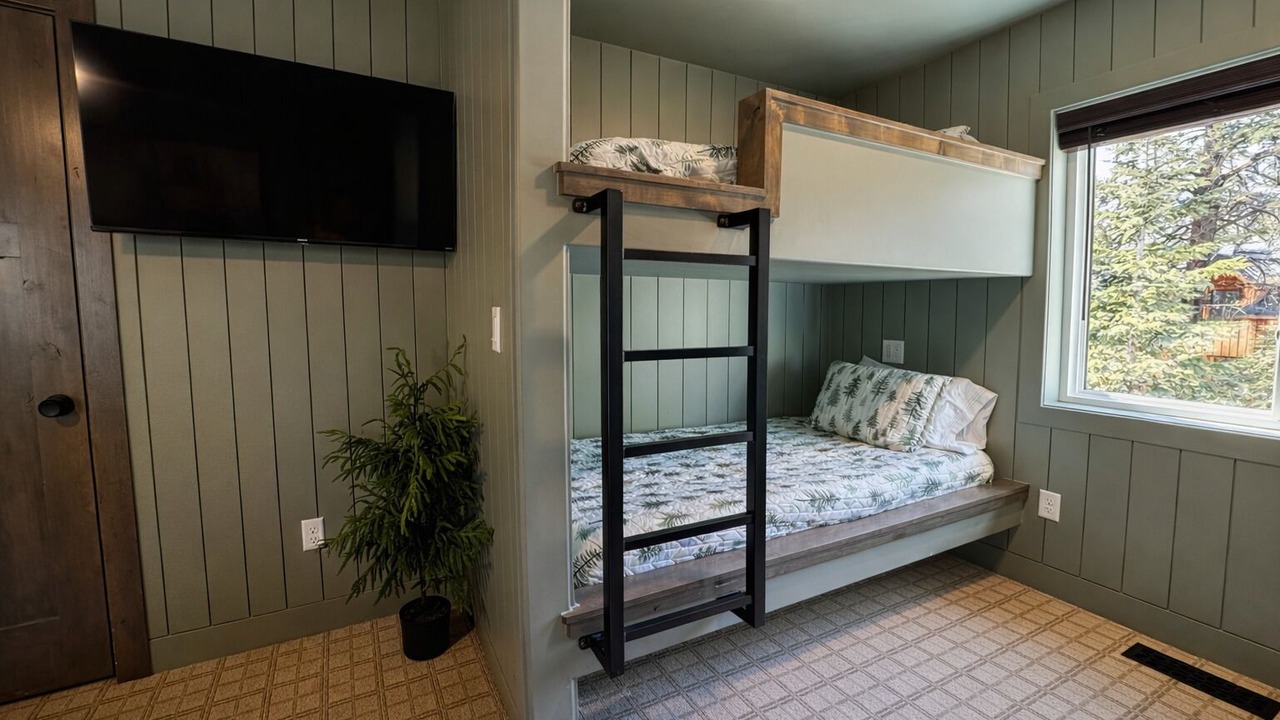 Photo of Bedroom in Meadow View Heights