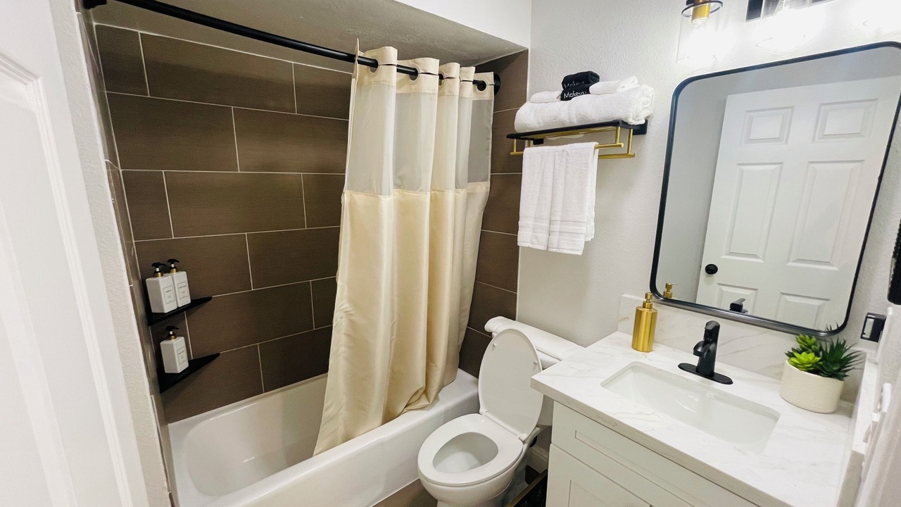 Photo of Bathroom in Lincoln Acres