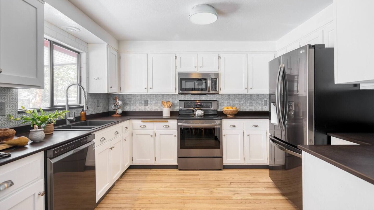 Photo of Kitchen in Deschutes River Woods