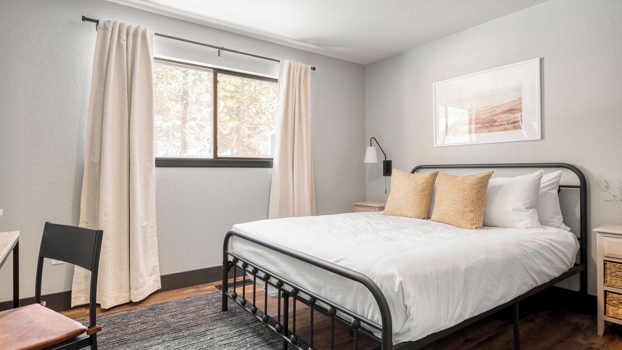 Photo of Bedroom in Deschutes River Woods