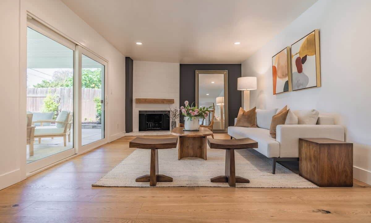 Photo of Livingroom in Fullerton