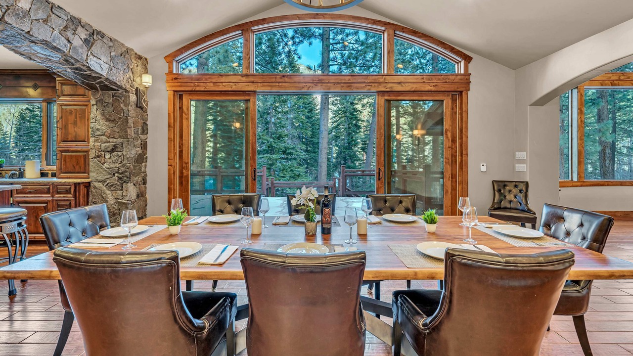 Photo of Livingroom in Christmas Valley