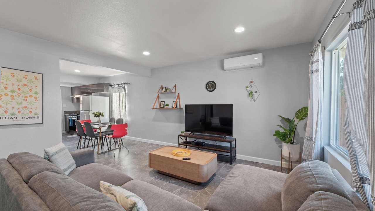 Photo of Livingroom in South San Gabriel