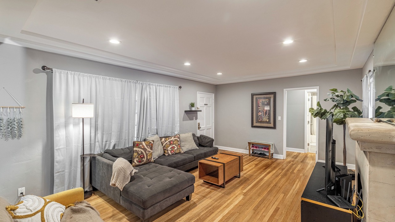 Photo of Livingroom in South San Gabriel