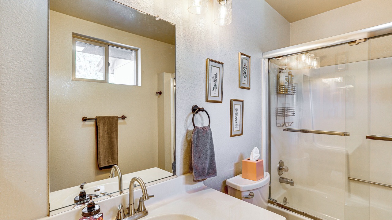 Photo of Bathroom in Peninsula Village