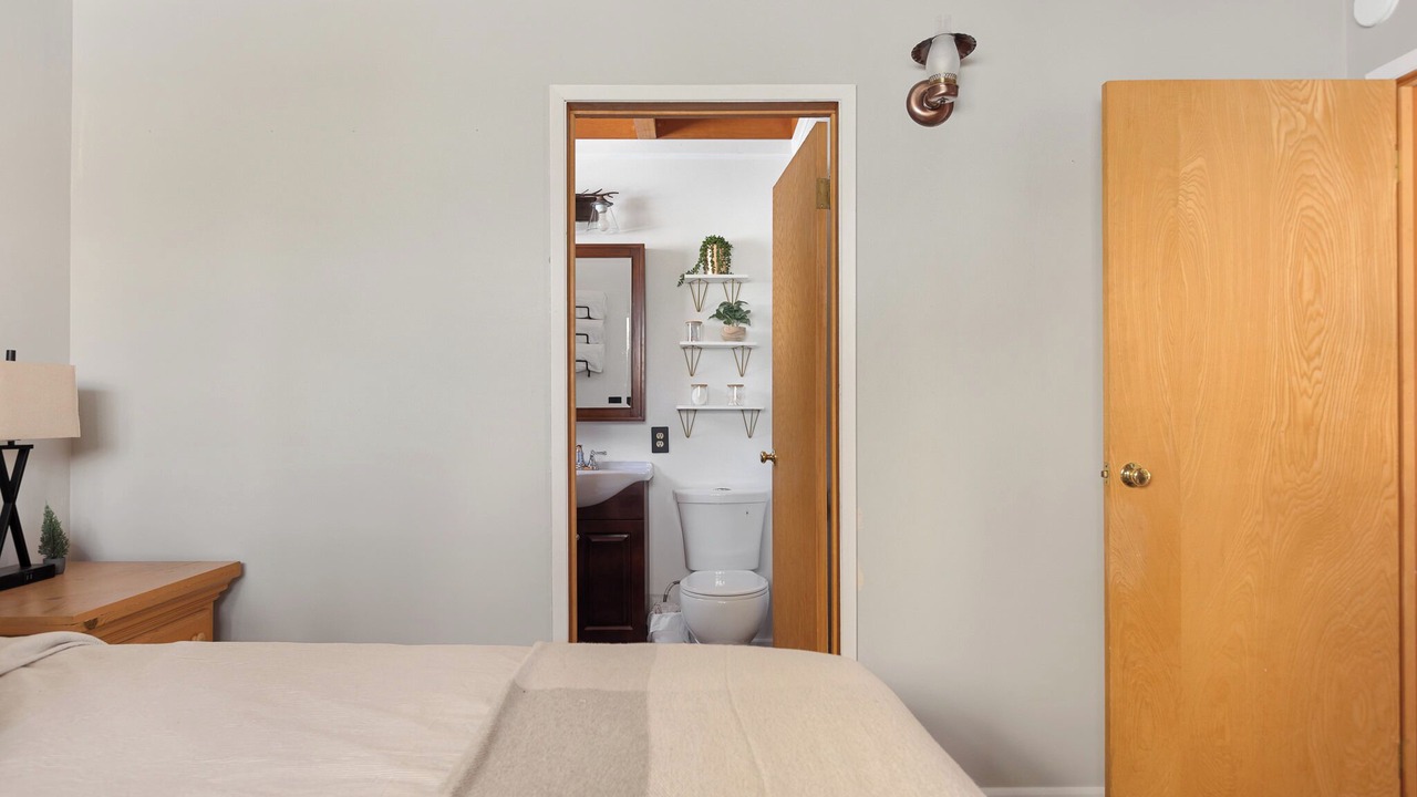 Photo of Bedroom in Green Valley Lake