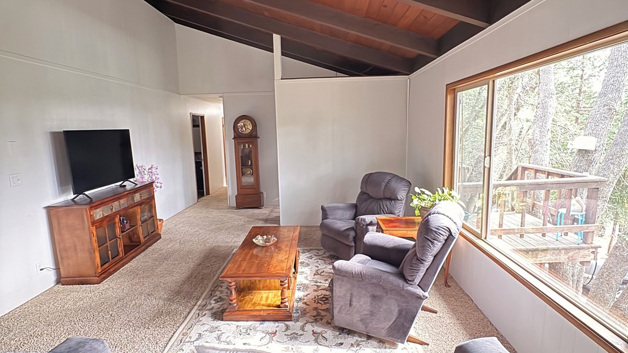 Photo of Livingroom in Twain Harte