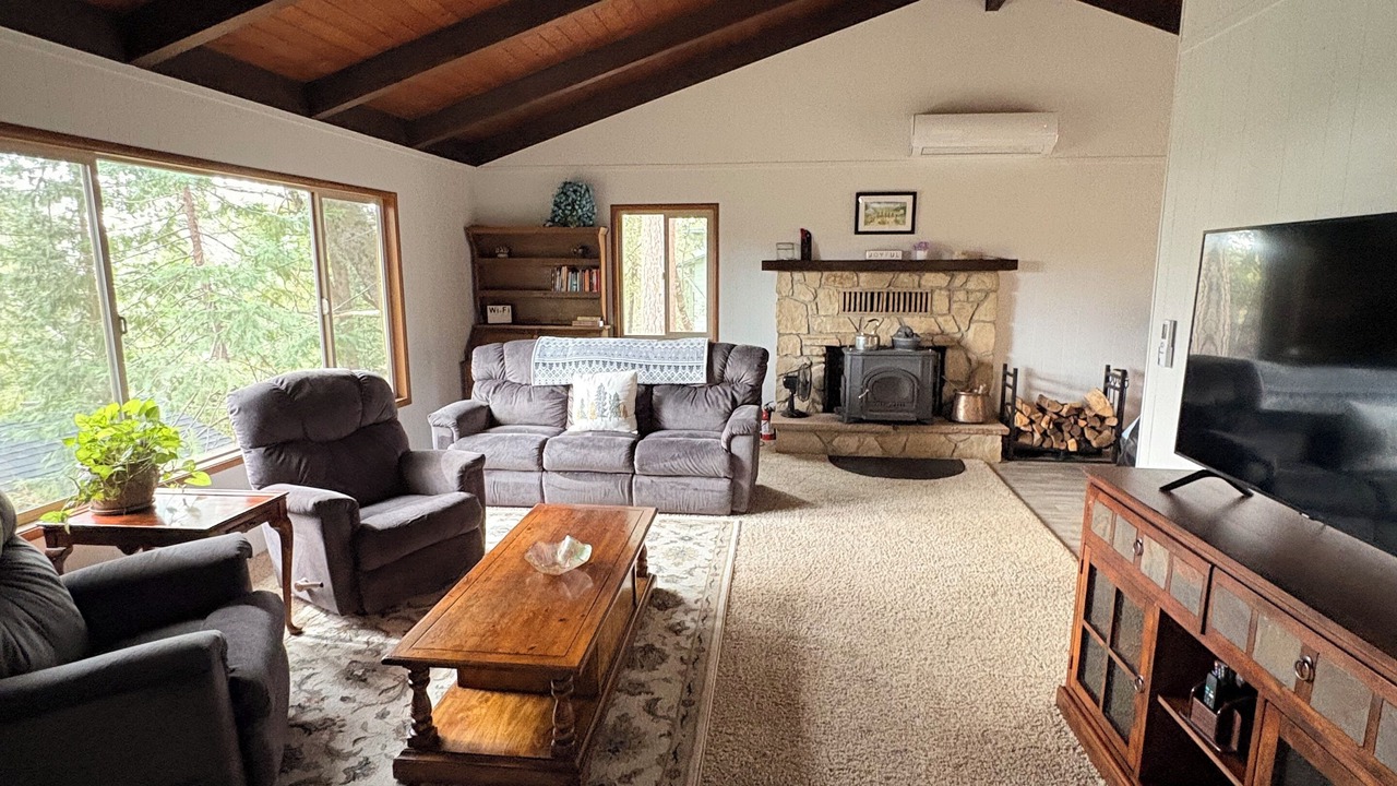 Photo of Livingroom in Twain Harte