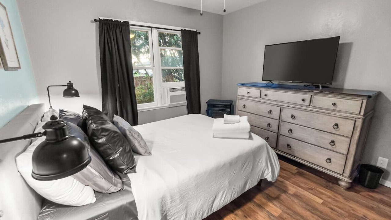 Photo of Bedroom in Shasta Lake