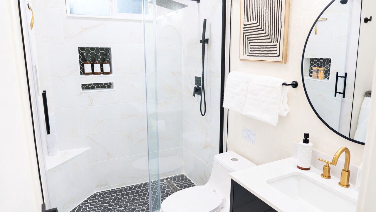 Photo of Bathroom in Al Tahoe
