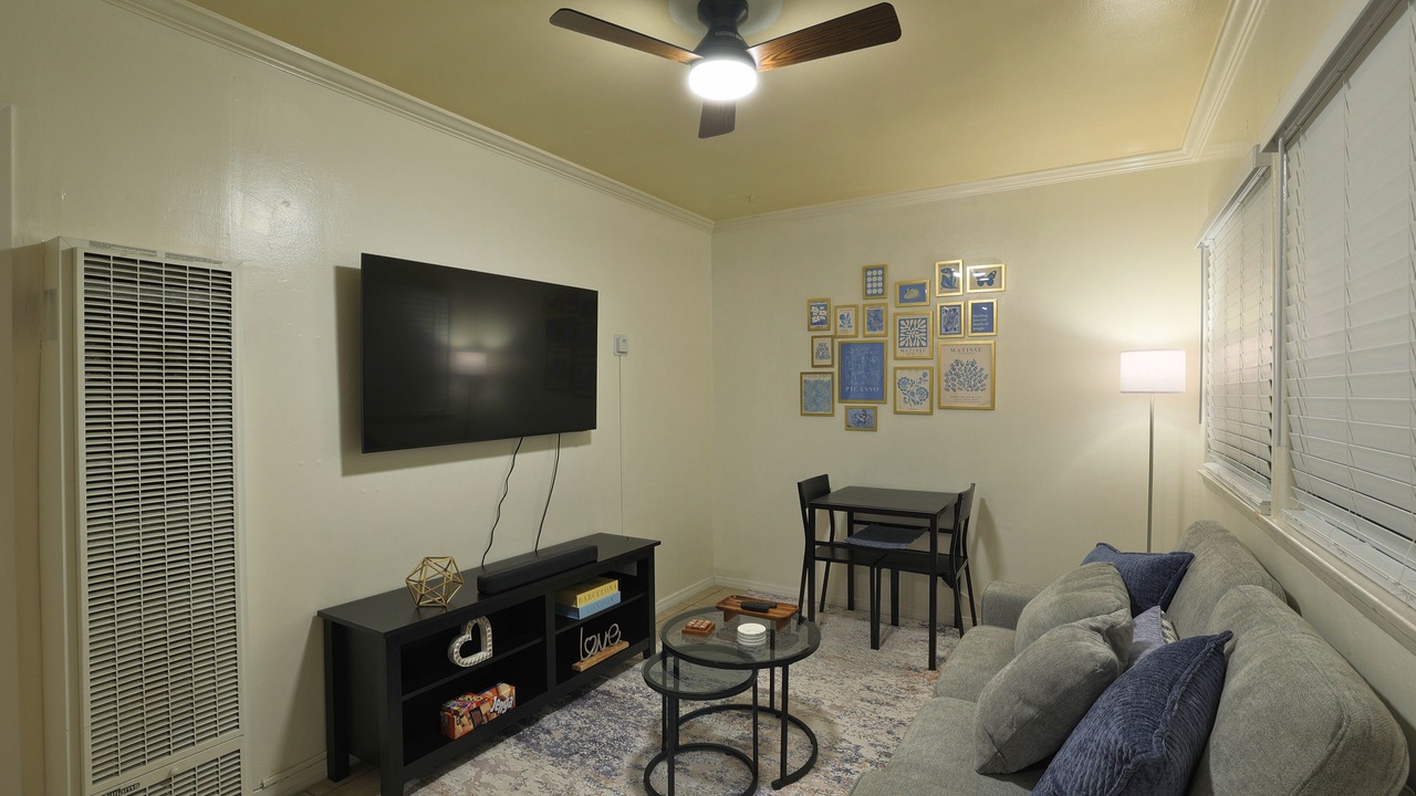 Photo of Livingroom in North Long Beach