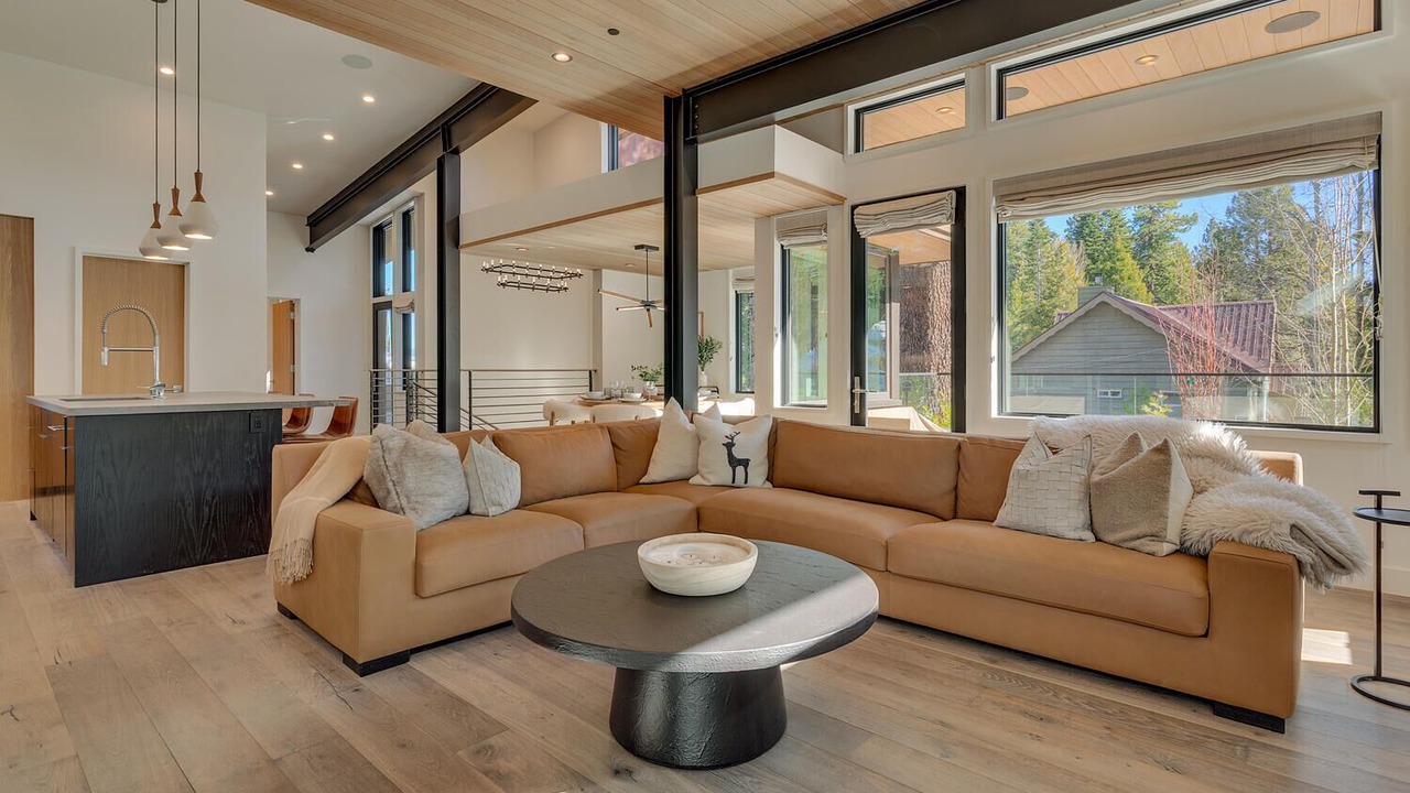 Photo of Livingroom in Tahoma