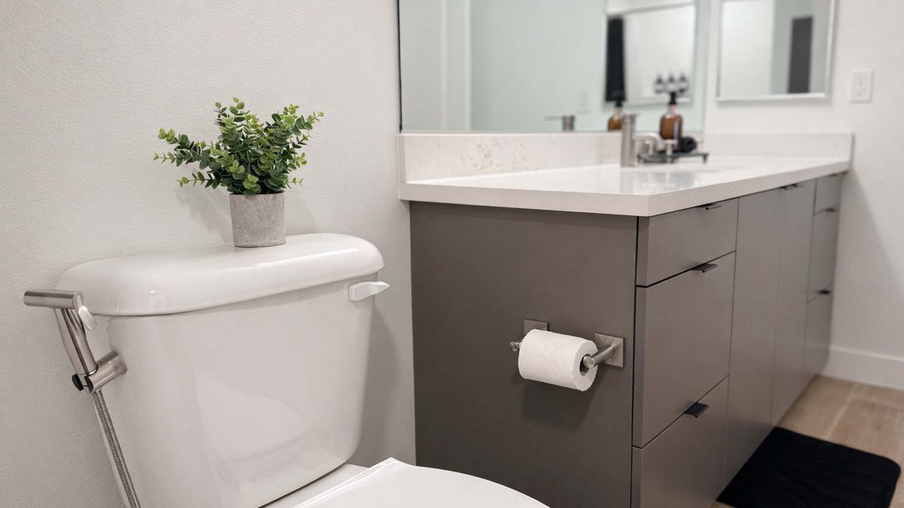 Photo of Bathroom in Lyon Street