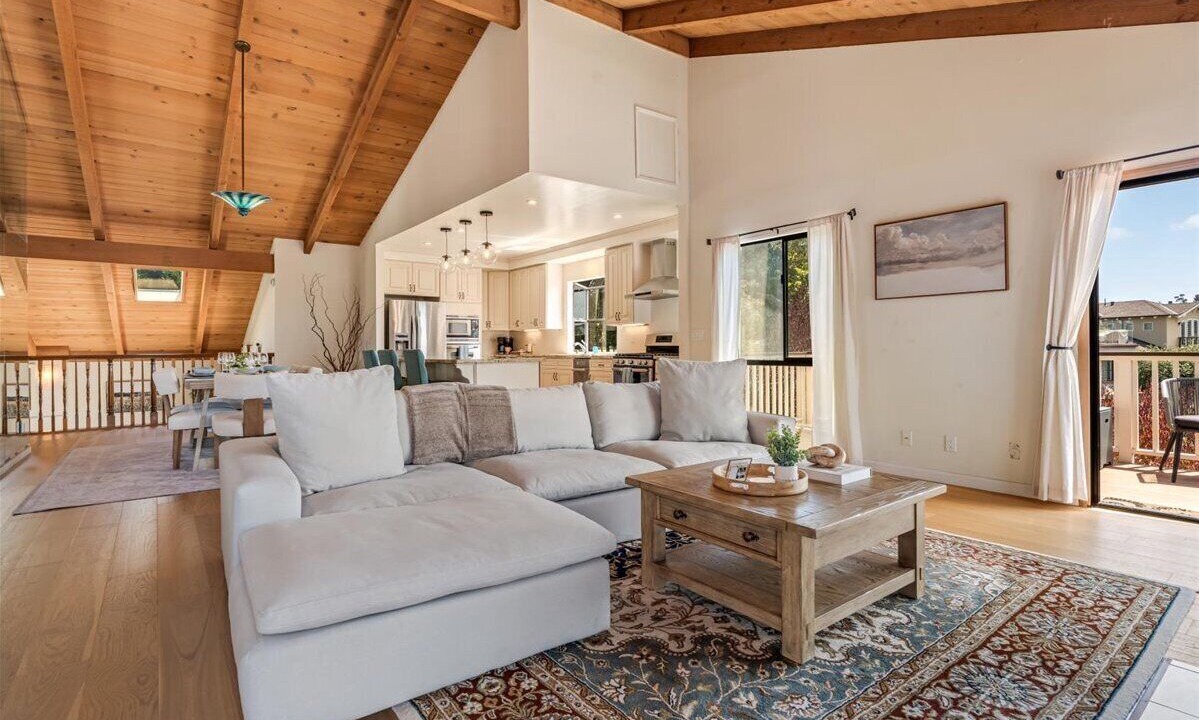 Photo of Bedroom in Del Monte Forest