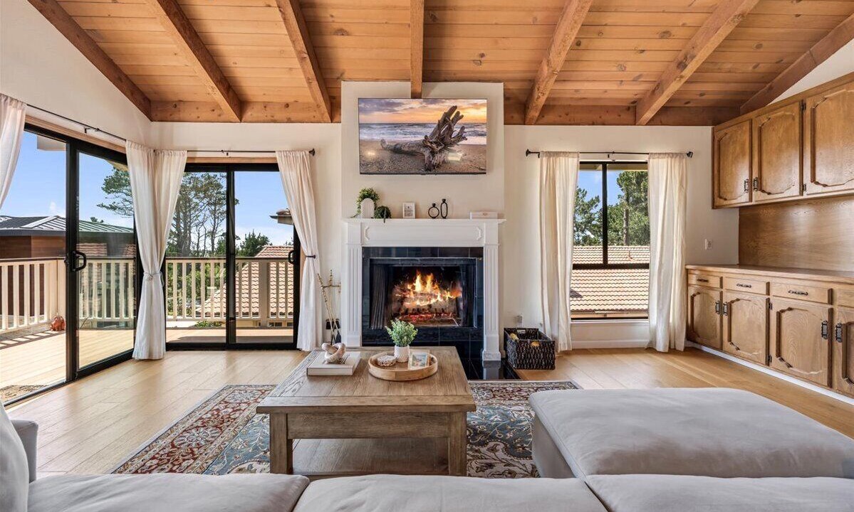 Photo of Livingroom in Del Monte Forest