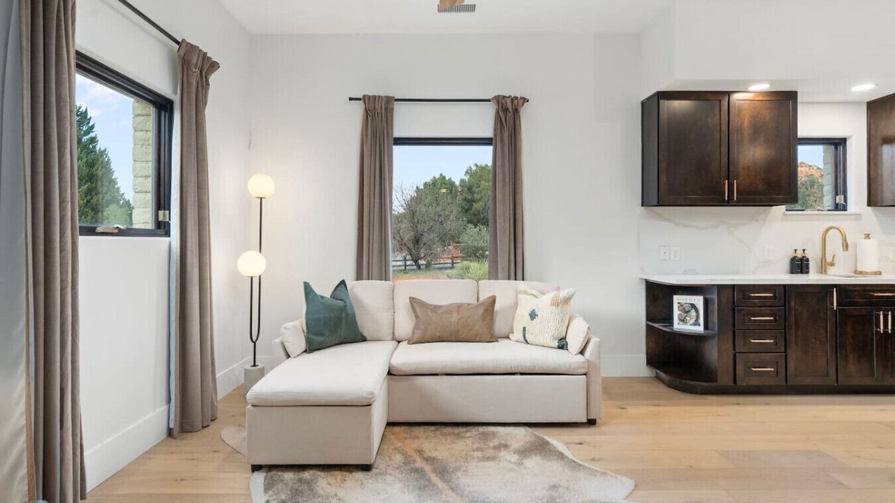 Photo of Livingroom in Oak Creek