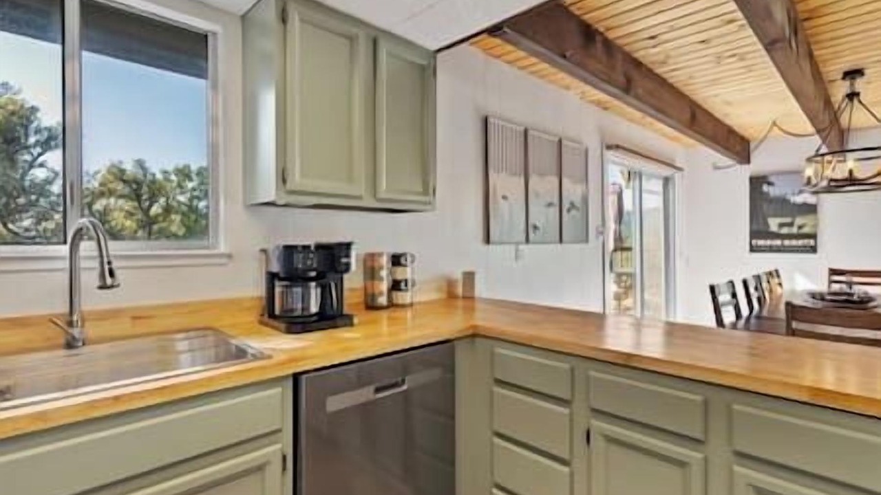 Photo of Kitchen in Mono Vista