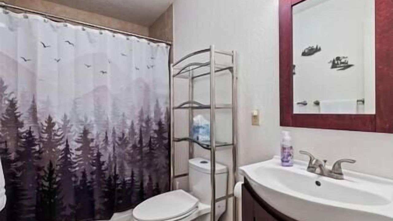 Photo of Bathroom in Mono Vista