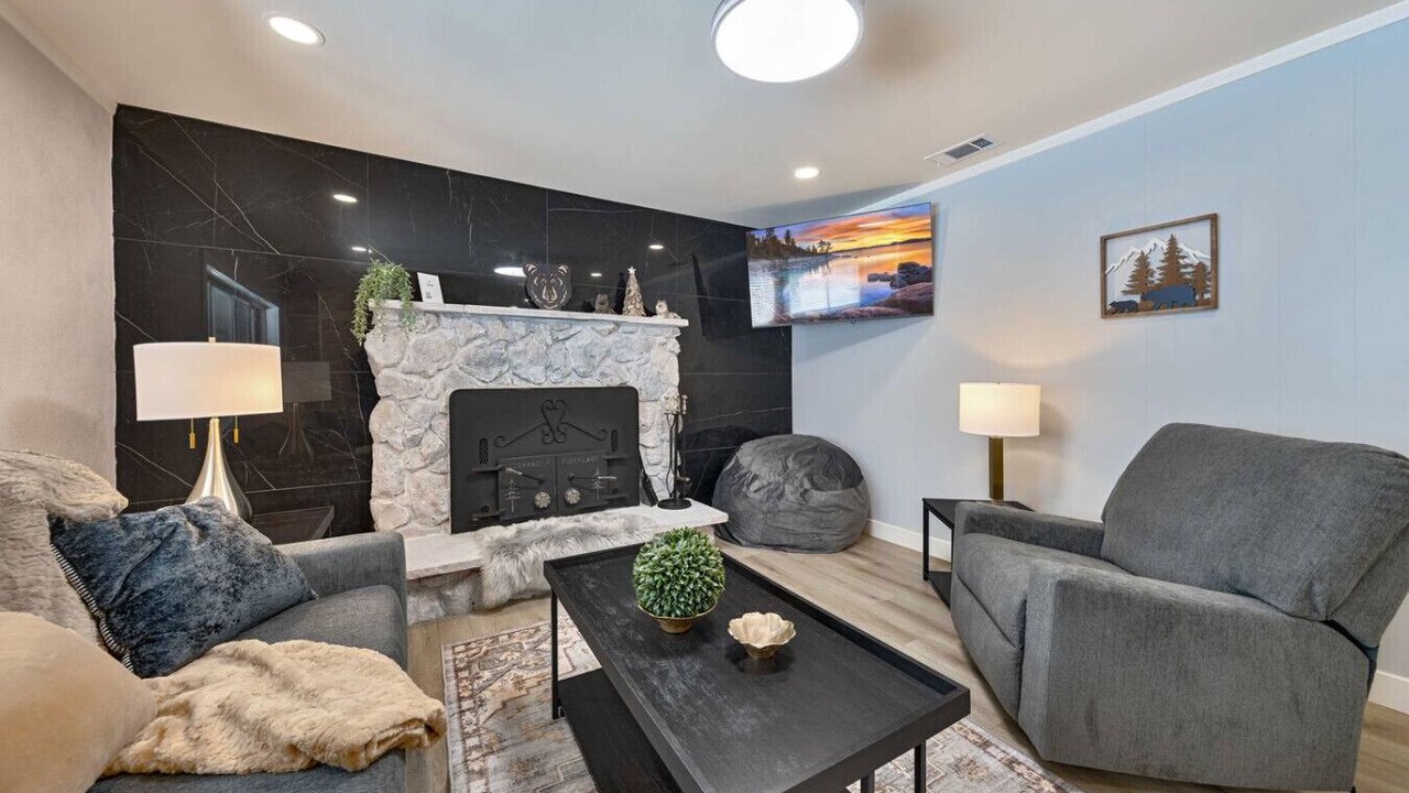 Photo of Livingroom in Sierra Tract