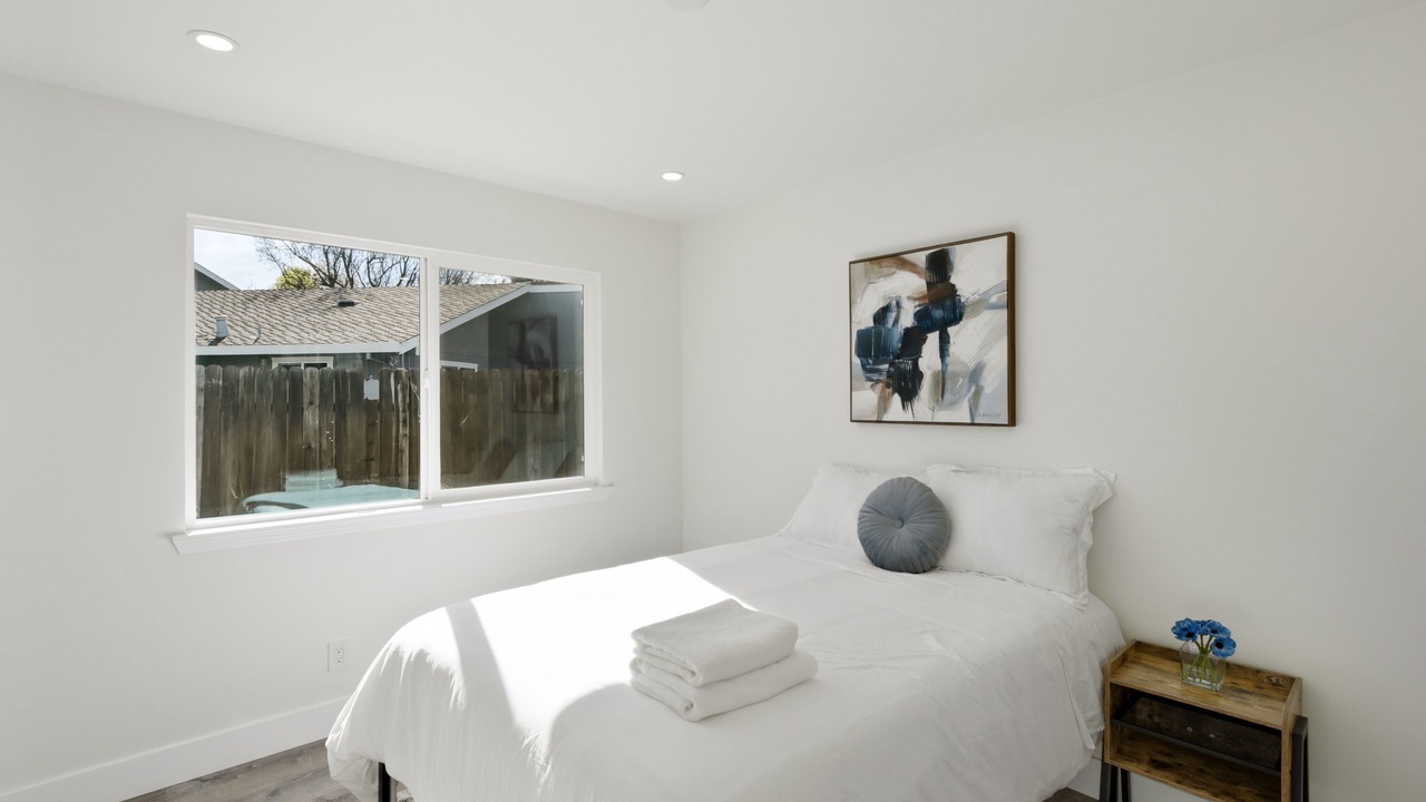 Photo of Bedroom in West Davis Manor