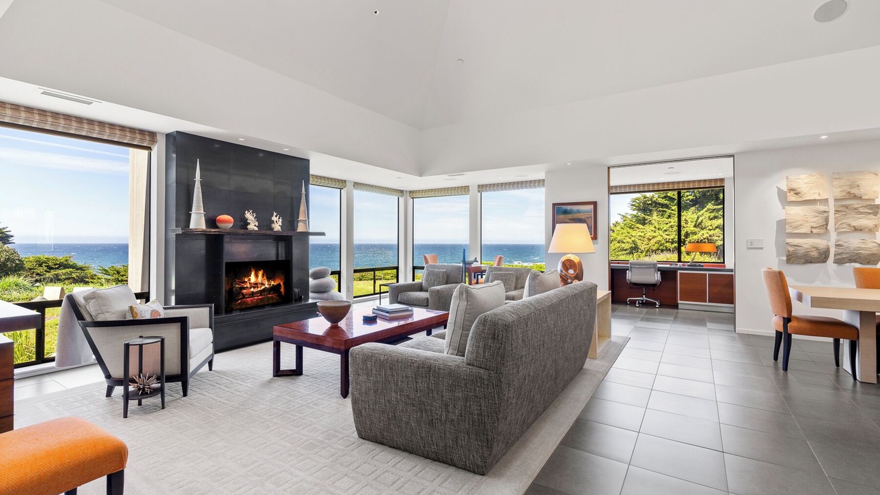 Photo of Livingroom in Sea Ranch