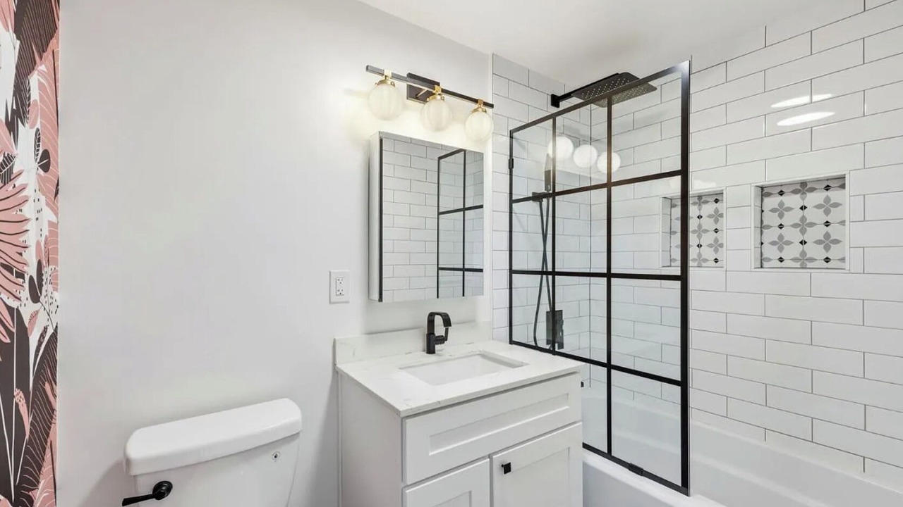 Photo of Bathroom in Fruitvale