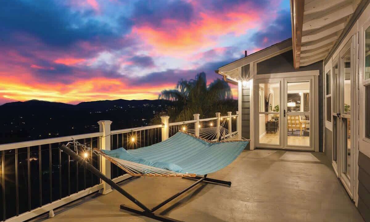 Photo of Patio Balcony in Lakeside
