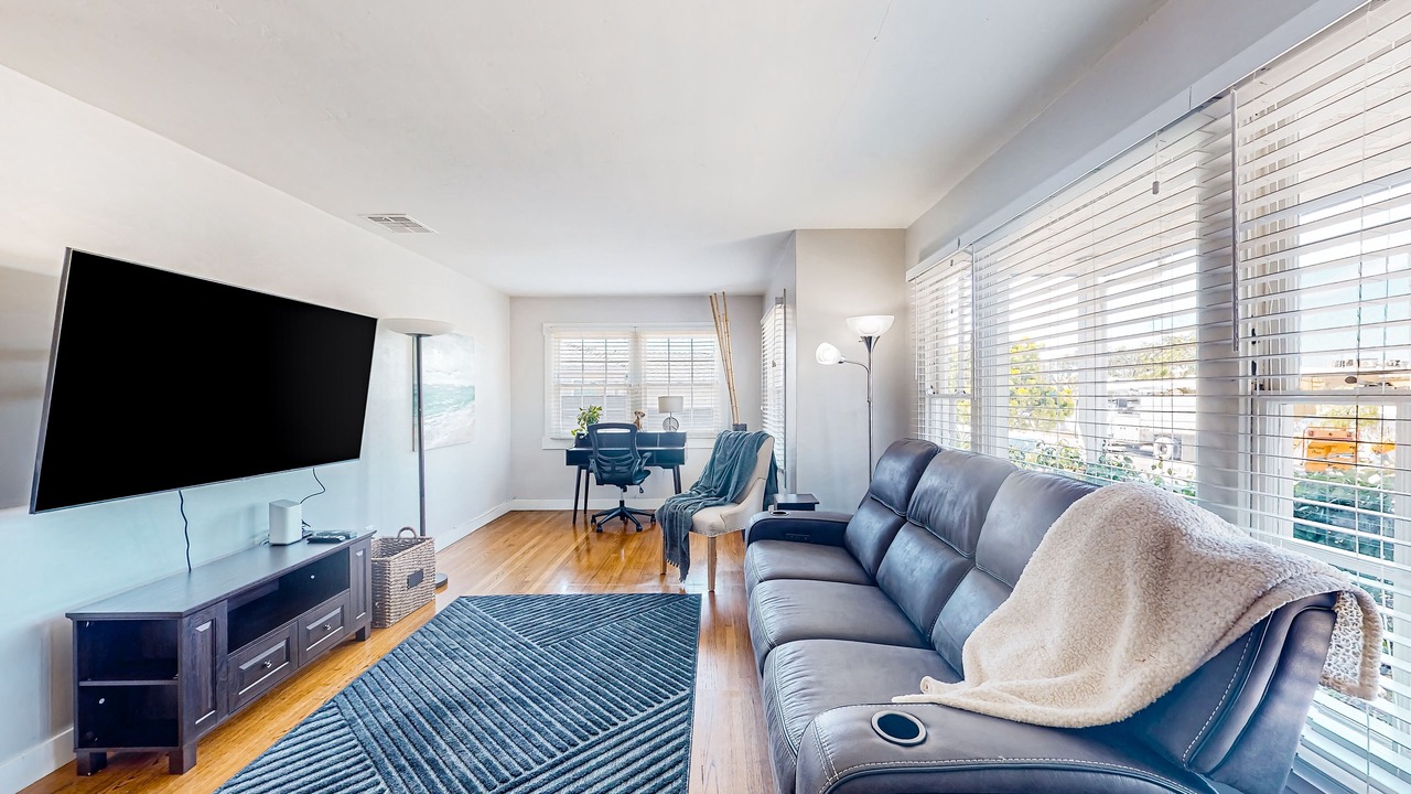 Photo of Livingroom in Allied Gardens