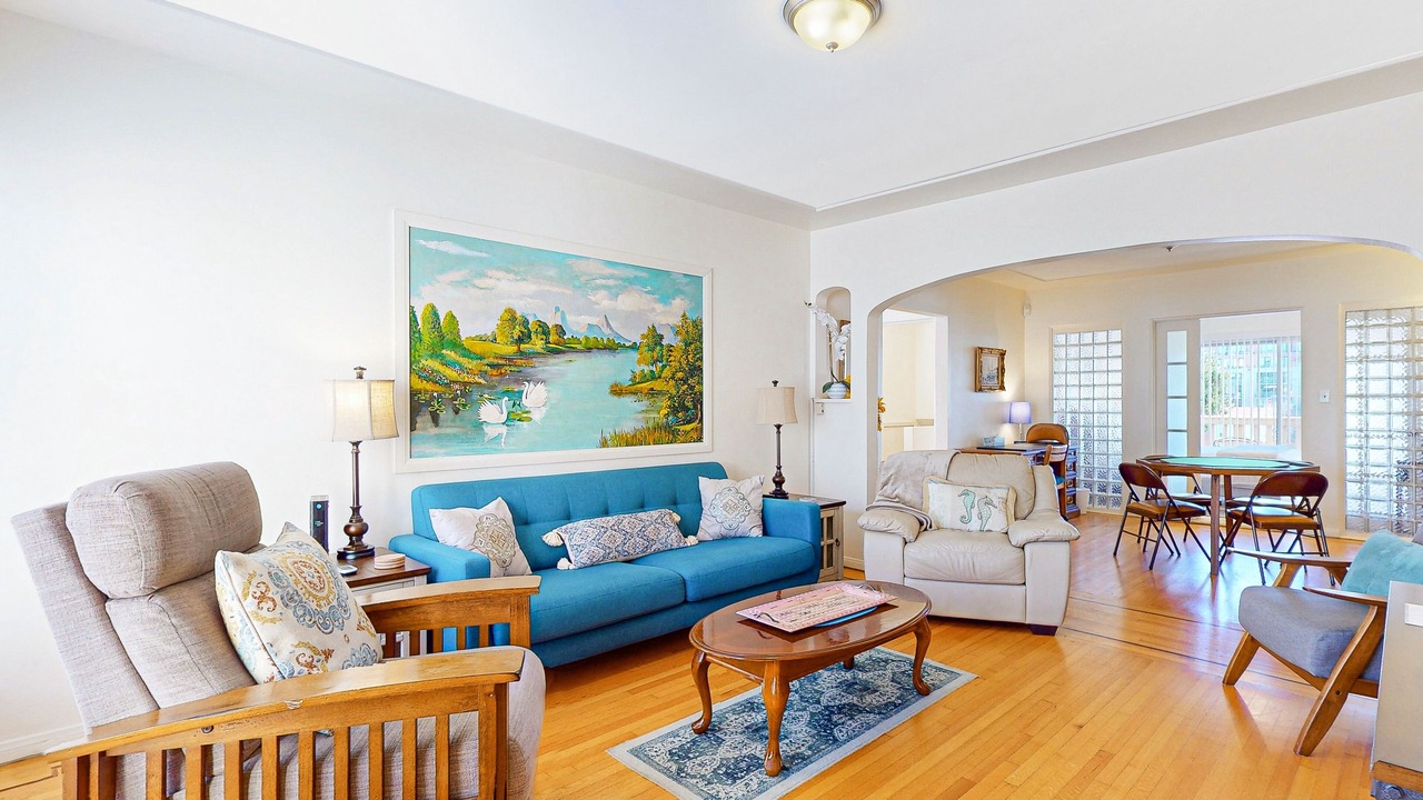 Photo of Livingroom in Little Italy