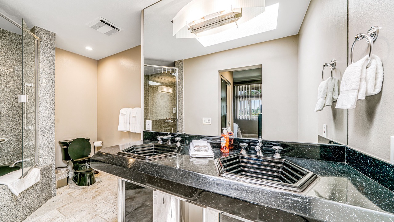 Photo of Bathroom in South Oceanside