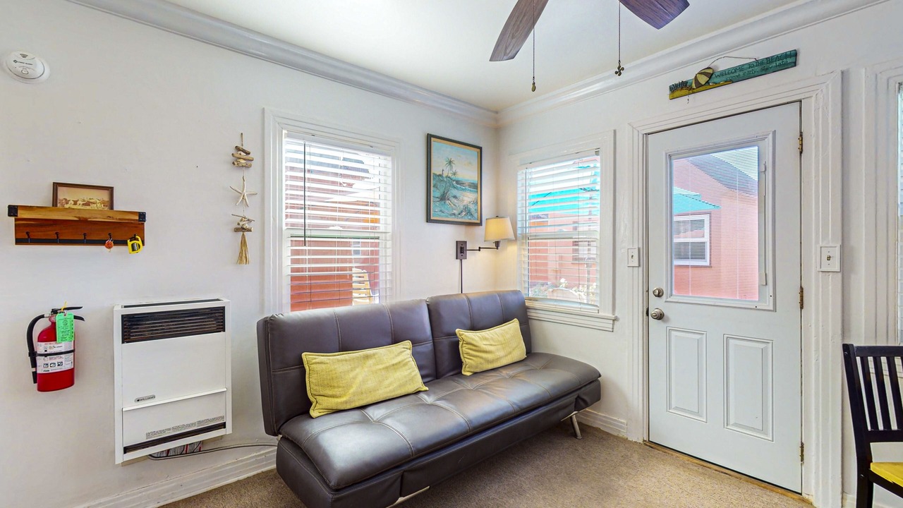 Photo of Livingroom in Townsite