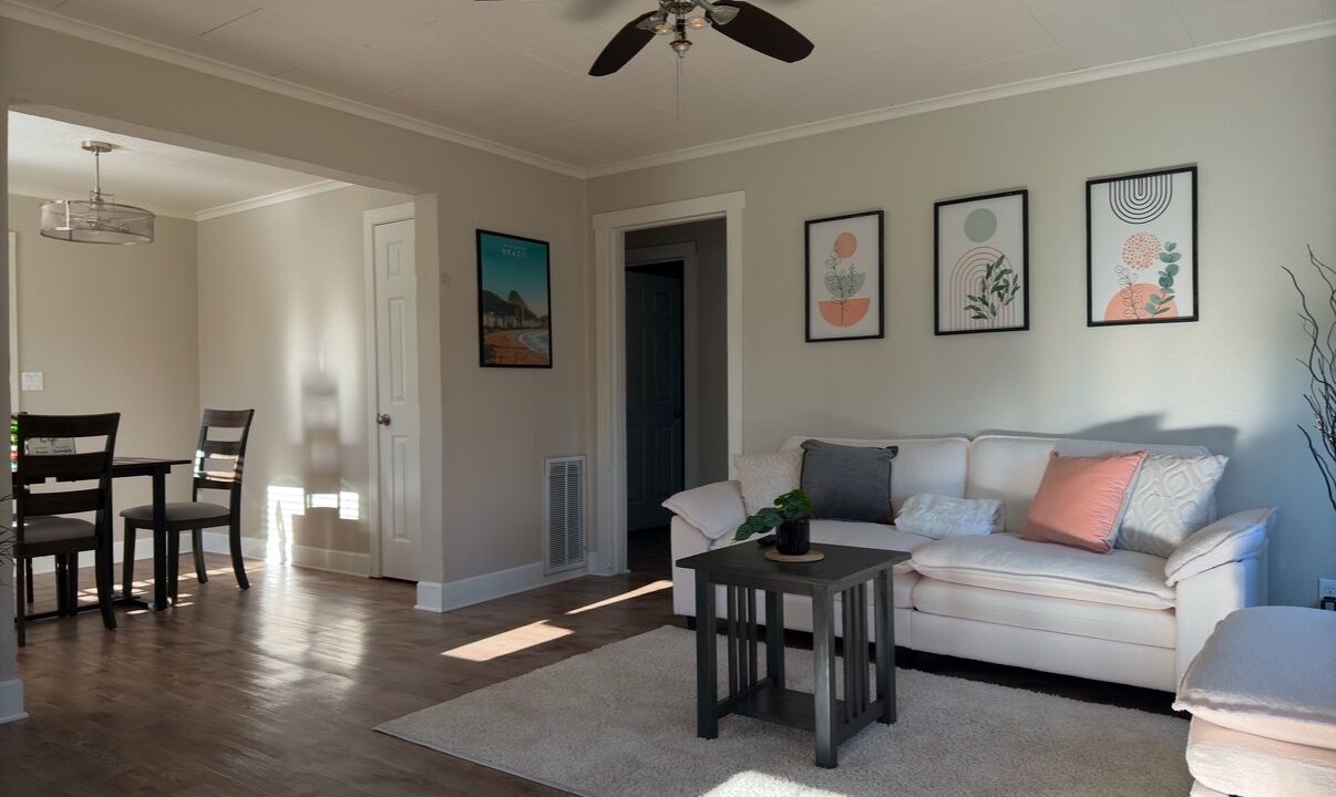 Photo of Livingroom in Salem