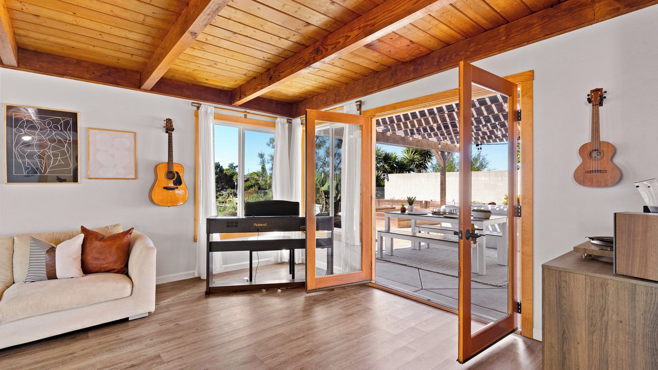 Photo of Livingroom in Serra Mesa