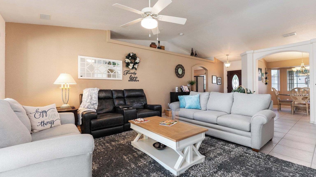 Photo of Livingroom in Lake Havasu City
