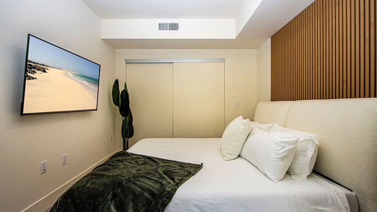 Photo of Bedroom in Costa Mesa