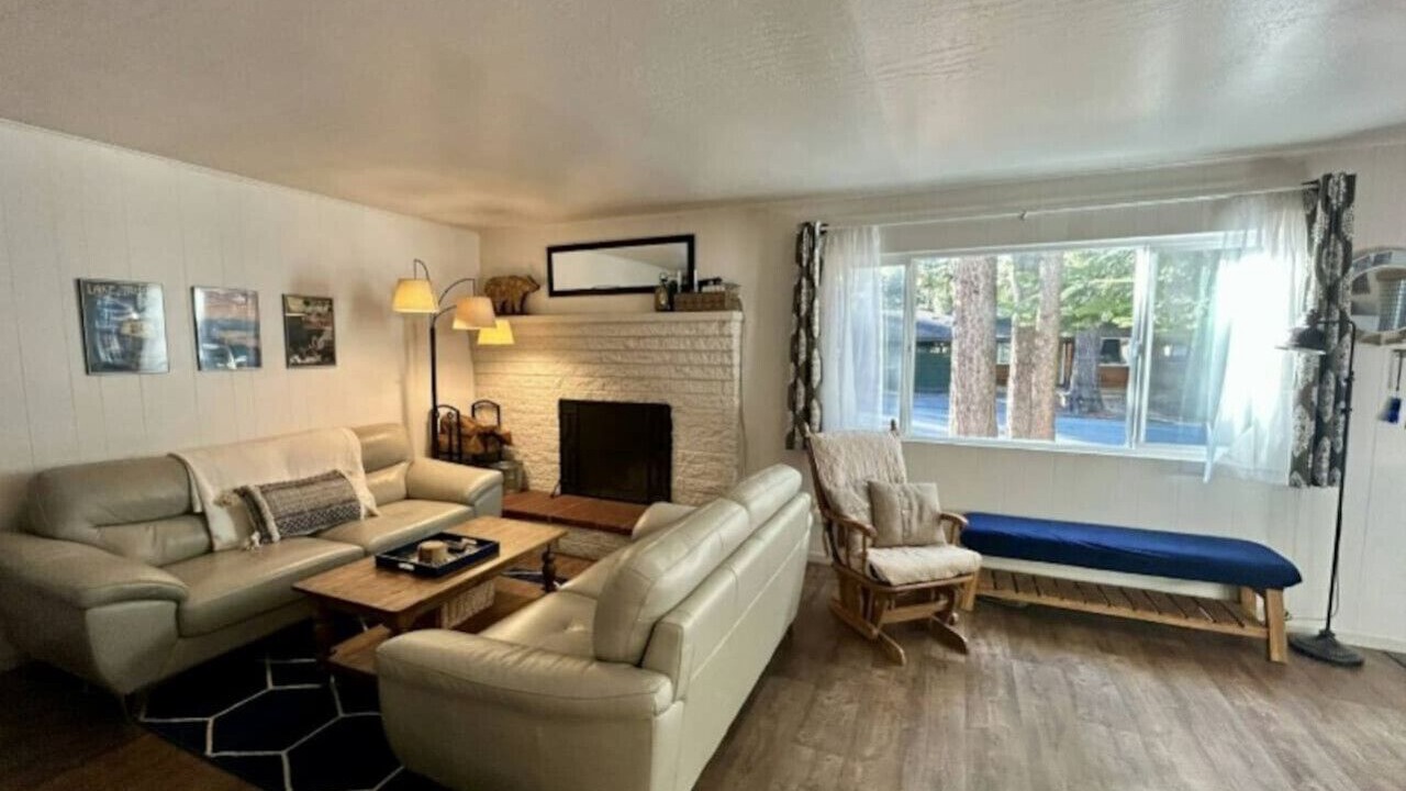 Photo of Livingroom in Tahoe Island