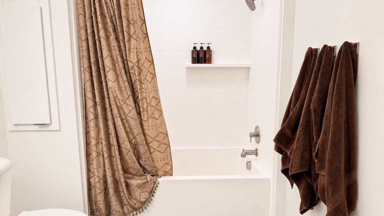 Photo of Bathroom in Lyon Street