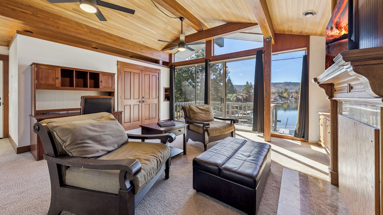 Photo of Livingroom in Tahoe Keys