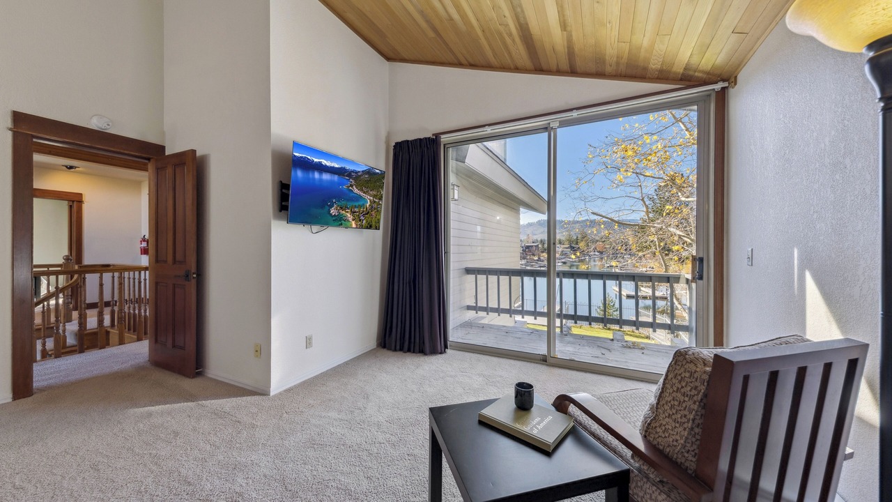 Photo of Livingroom in Tahoe Keys