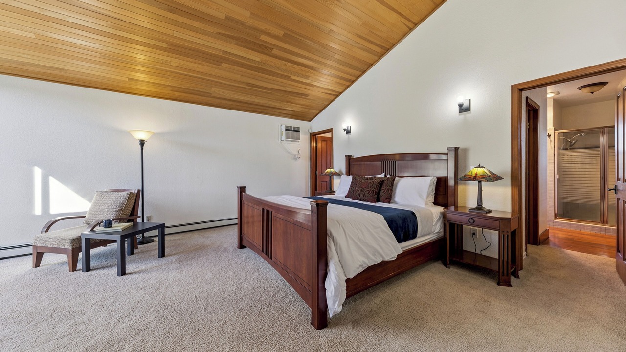 Photo of Bedroom in Tahoe Keys