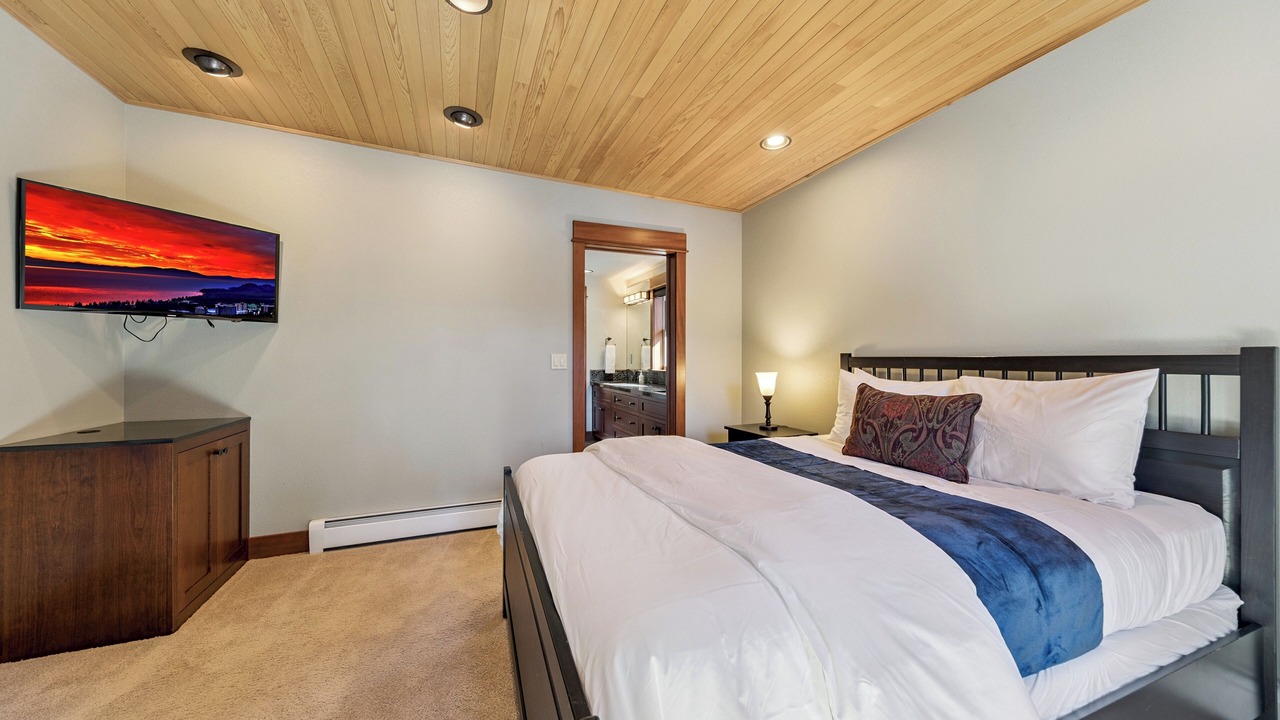Photo of Bedroom in Tahoe Keys