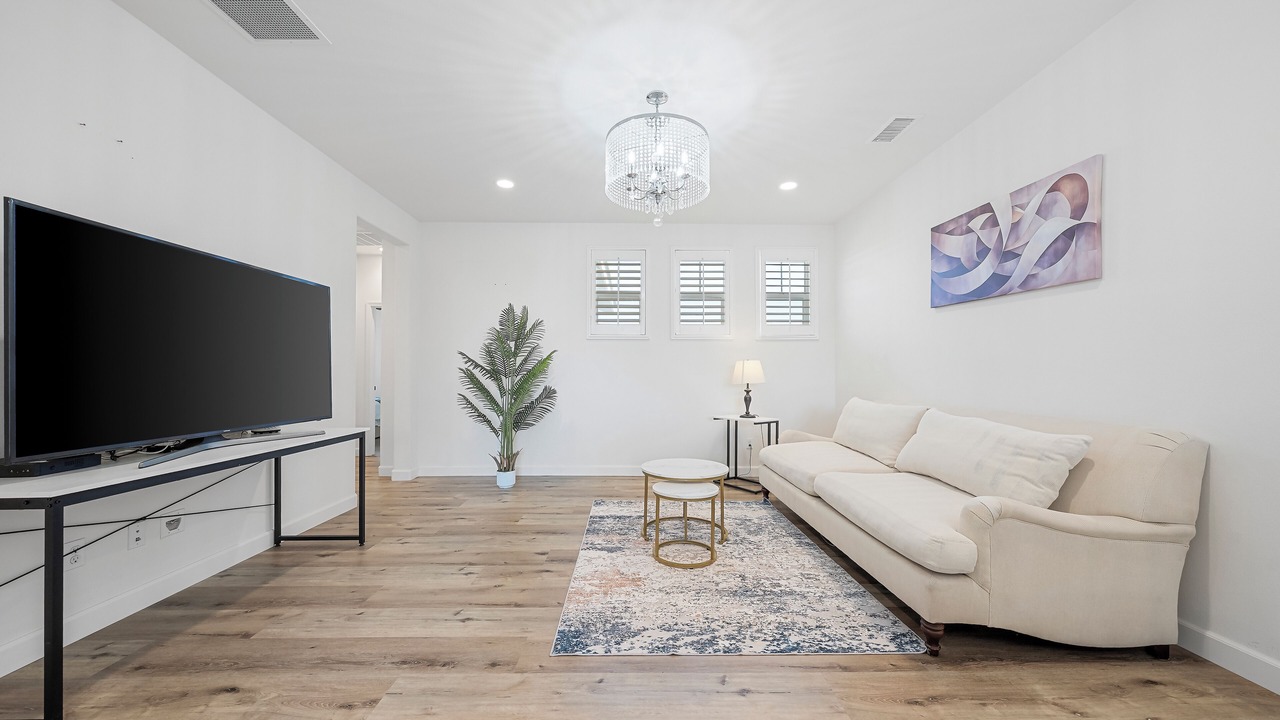 Photo of Livingroom in Ontario