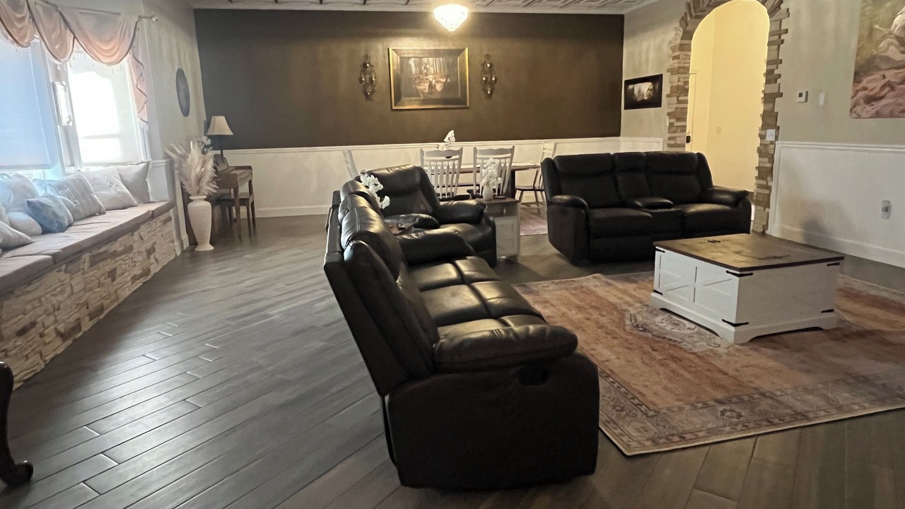Photo of Livingroom in Hildale