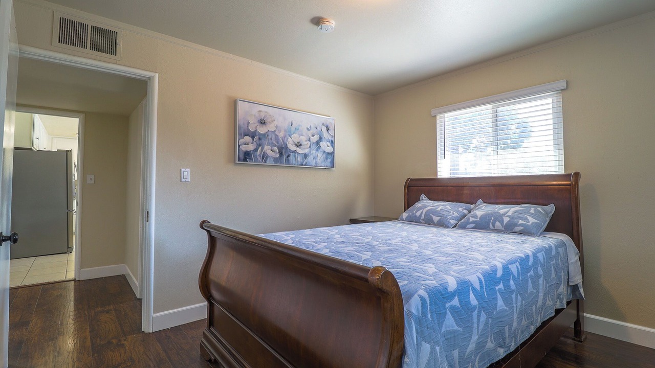 Photo of Bedroom in Raisin