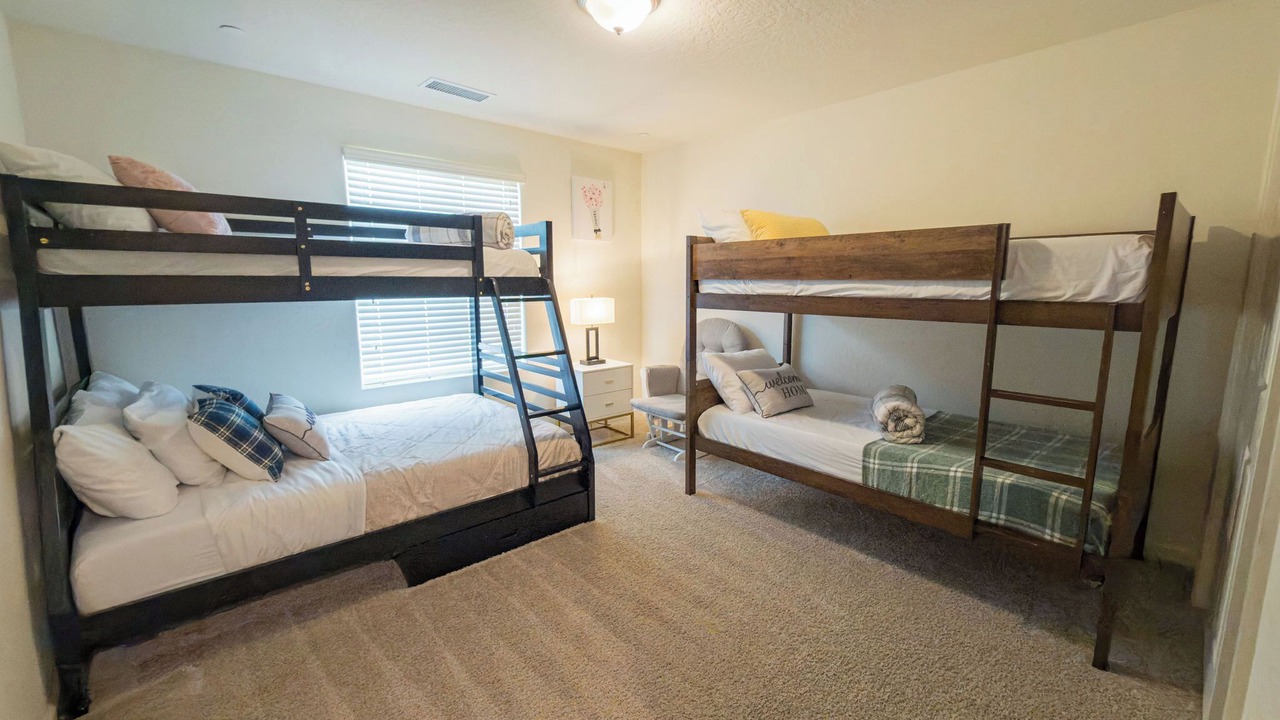 Photo of Bedroom in Raisin