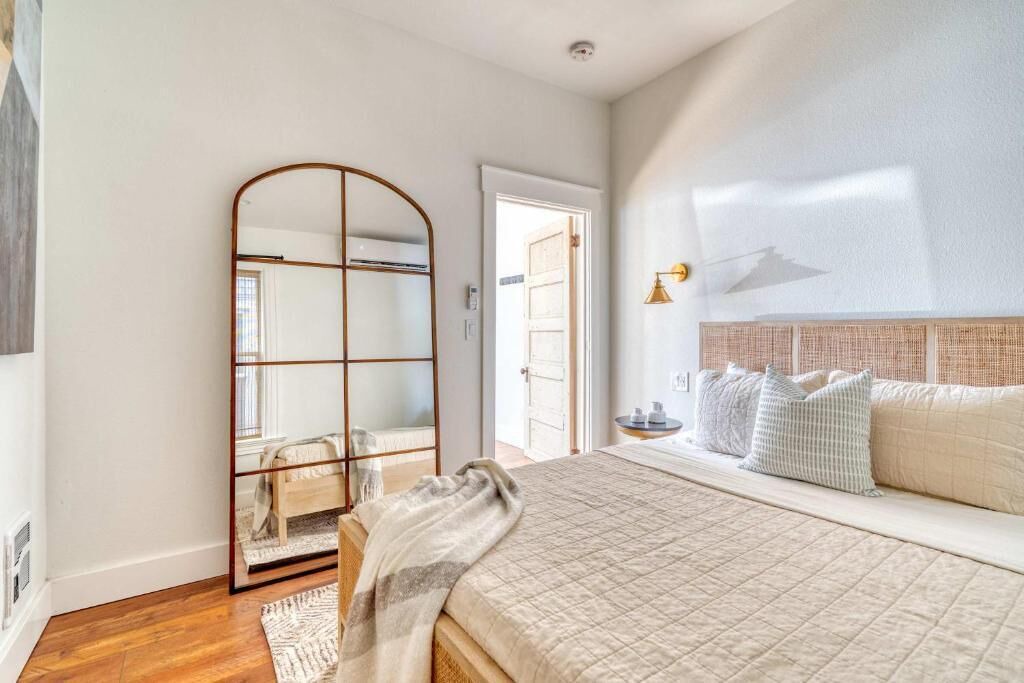 Photo of Bedroom in Uptown