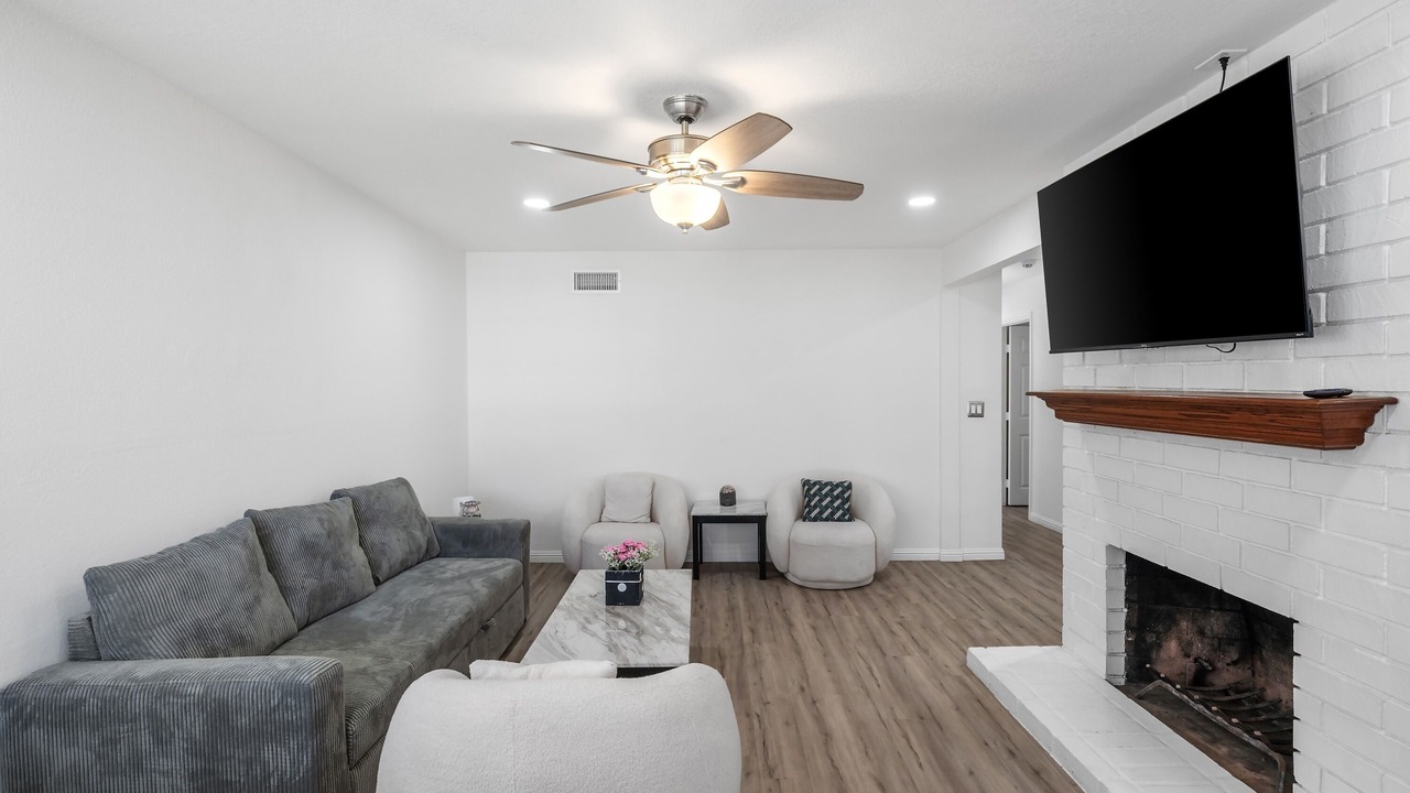 Photo of Livingroom in West Covina