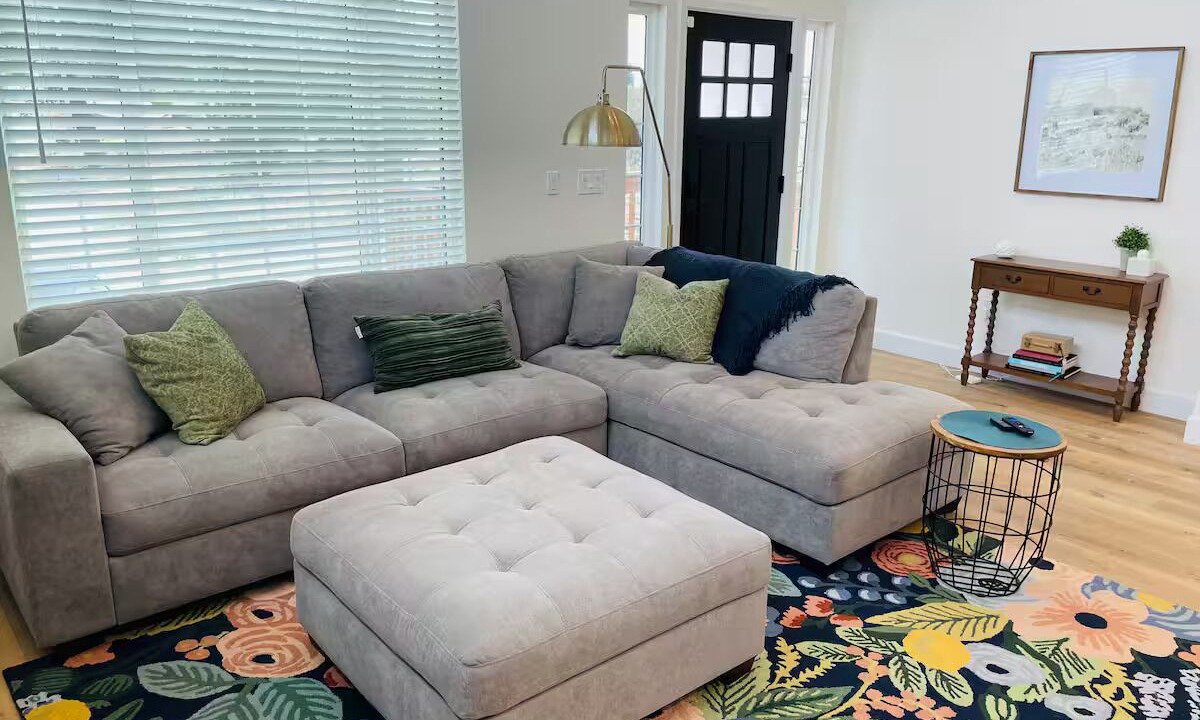 Photo of Livingroom in Clarksburg