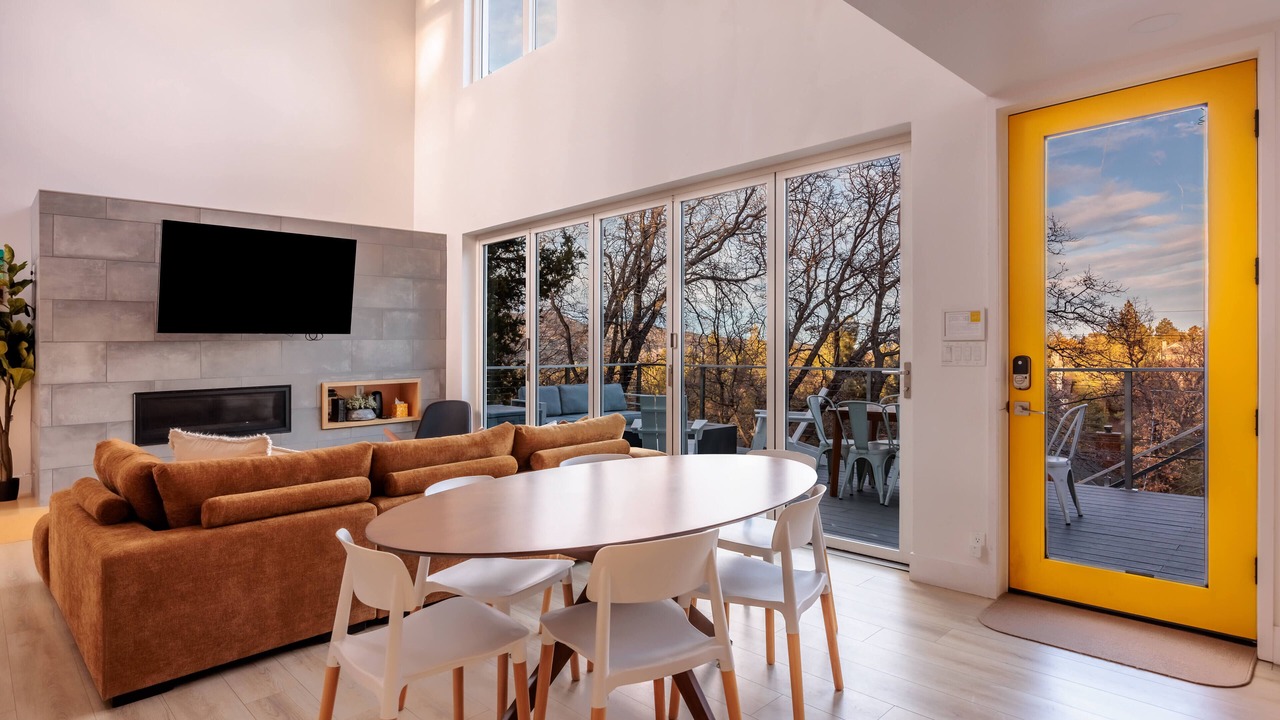 Photo of Livingroom in Upper Moonridge