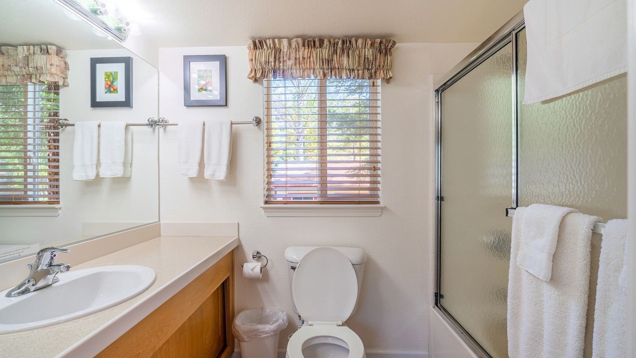 Photo of Bathroom in Big Bar